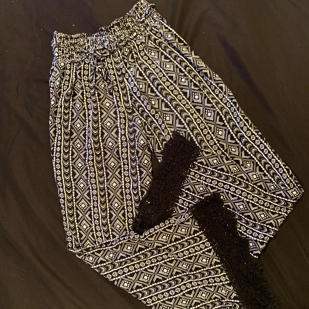 No Boundaries Loose Fitted Pants